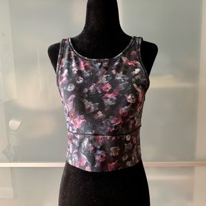 Lulu lemon cropped tee